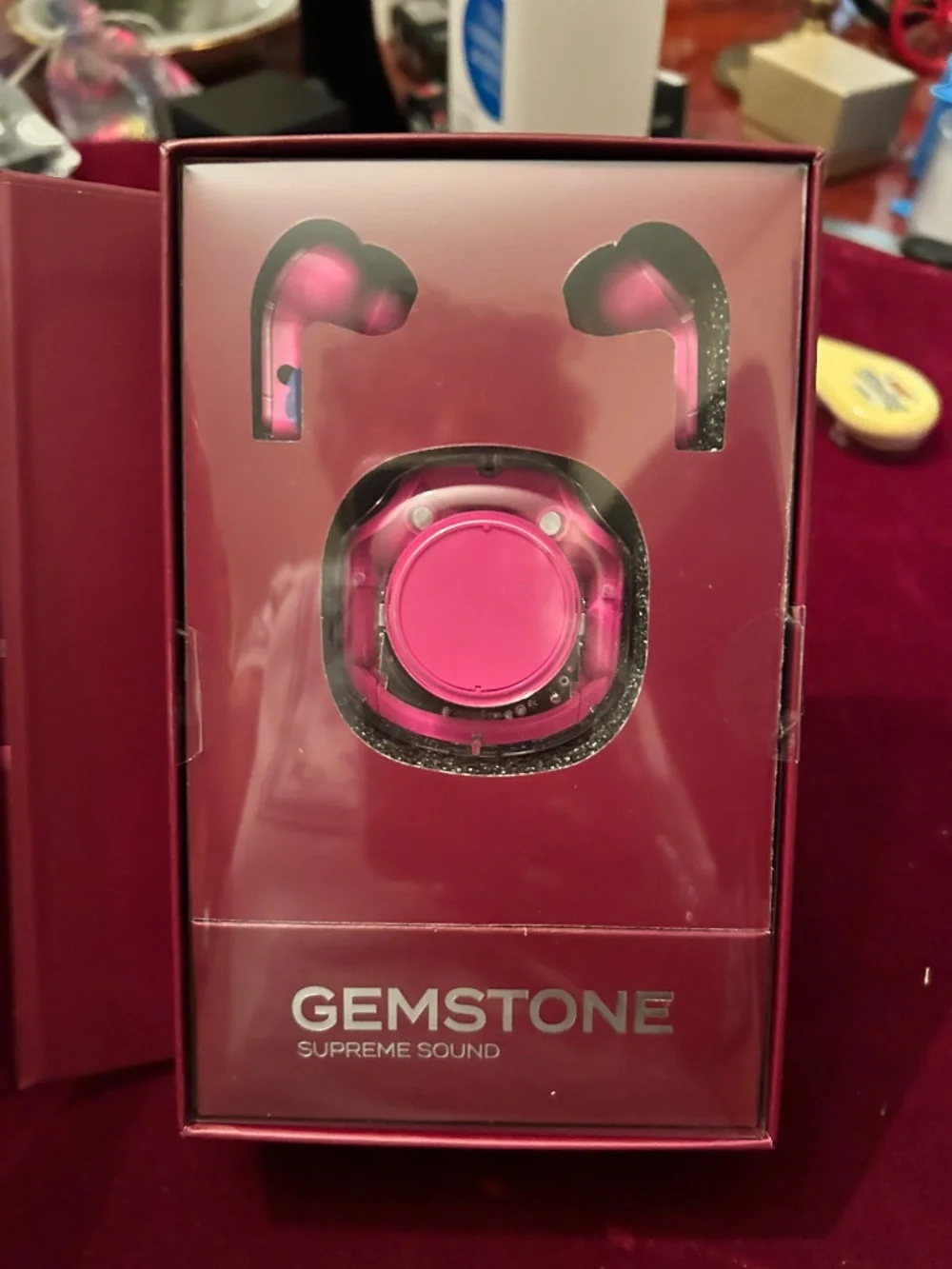 Wireless rechargeable earbuds